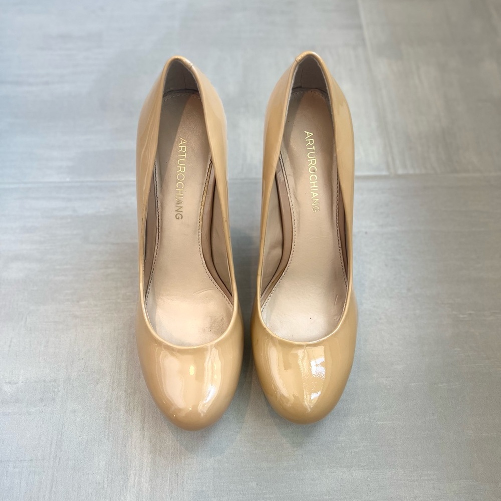 Arturo Chiang Tan Patent Leather Platform Heels Size 8.5